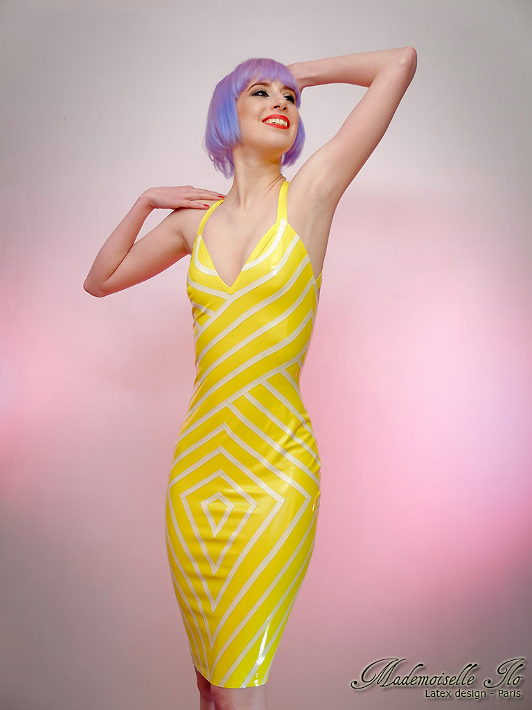 Yellow latex dress - Adult Video Hot Naked Pics Girl stripping in bed